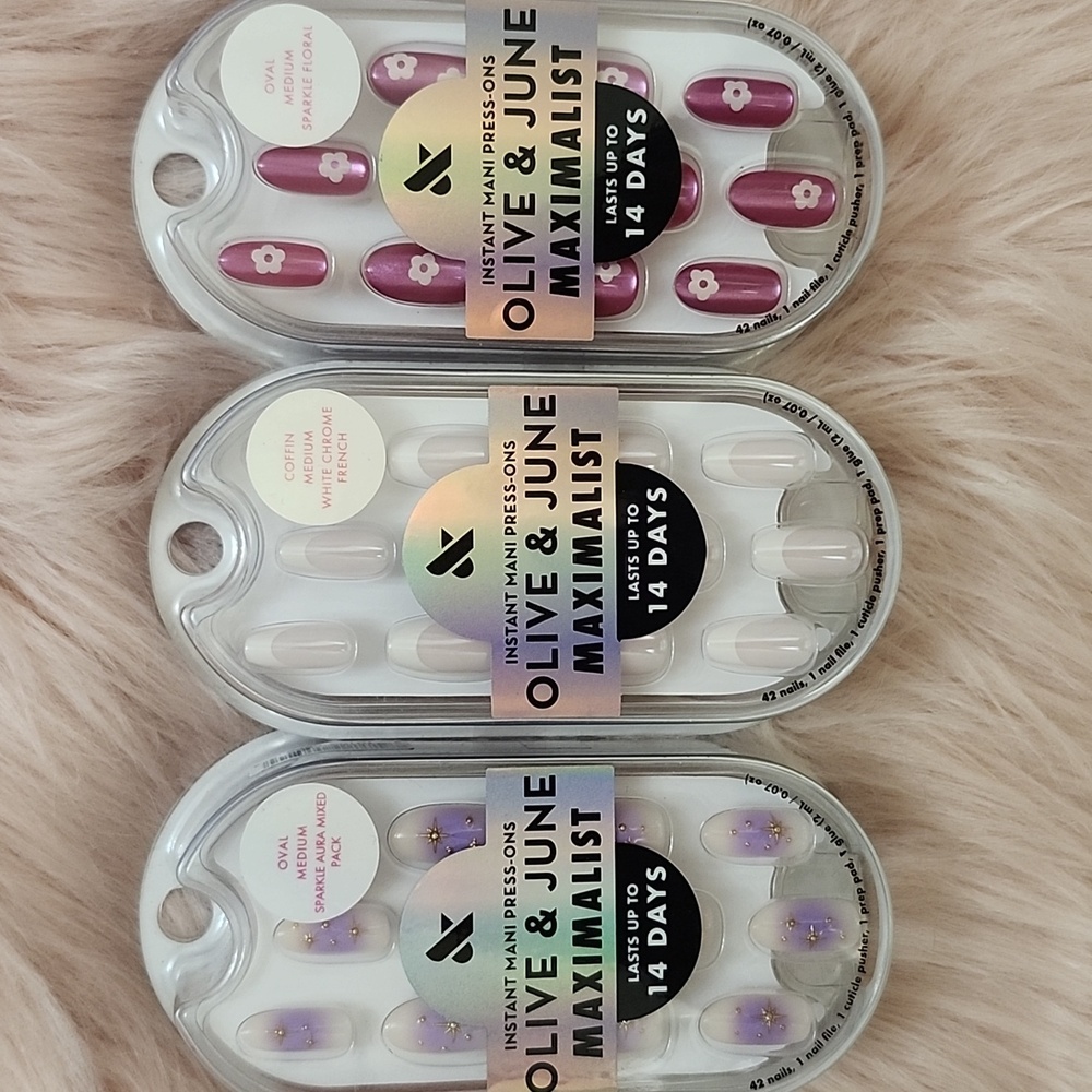 Brand New 3CT BUNDLE OLIVE & JUNE MAXIMALIST False Nails-M